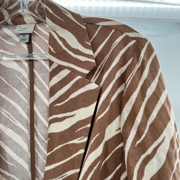 A New Day Women's Zebra Print Single Button Blazer Tan/White Size XS - Picture 4 of 9